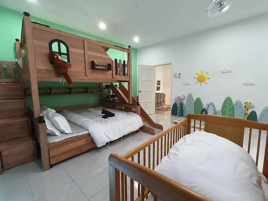 Casa de Férias Playhouse Fun4Kids 22Pax 6R5B Vila Malacca
