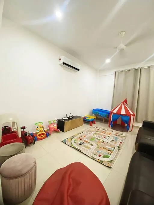 Casa de Férias Playhouse Fun4Kids 22Pax 6R5B Vila Malacca