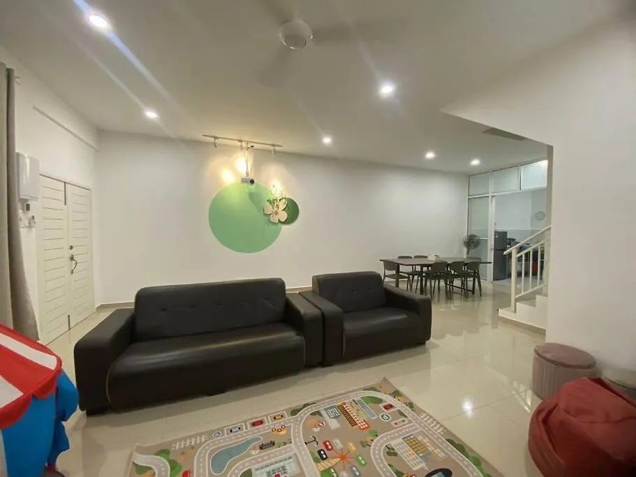 Casa de Férias Playhouse Fun4Kids 22Pax 6R5B Vila Malacca